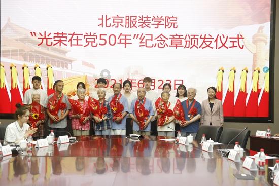 太惊险！宁波街头，2岁男童独自奔跑在车流中！孩子的家长去哪里了？游戏画面